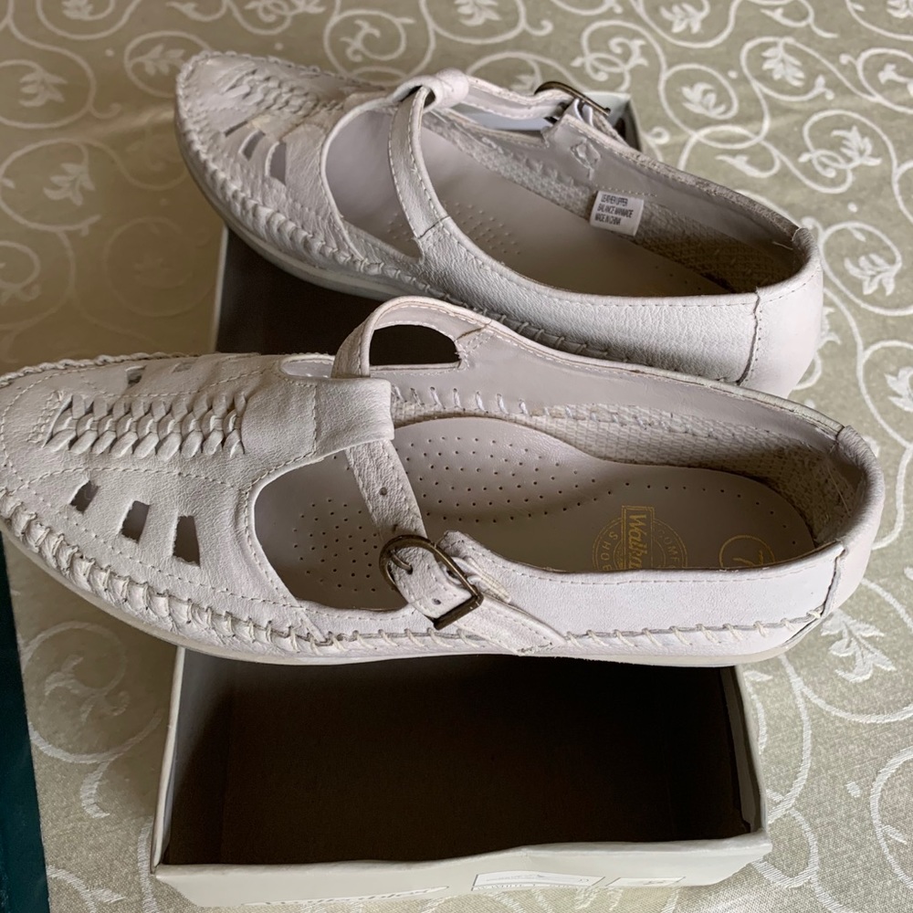 Walkables Gray Leather Size 7 Like New - Picture 2 of 7